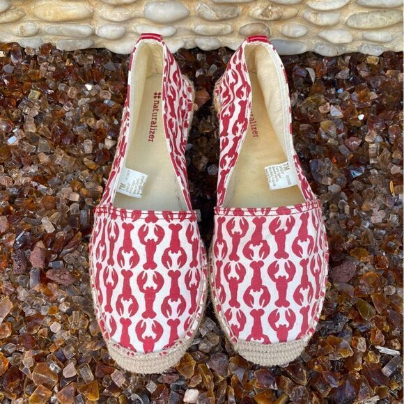 Naturalizer Women's Red and White Lobster Pattered Espadrilles. Size 7M. - Picture 1 of 8